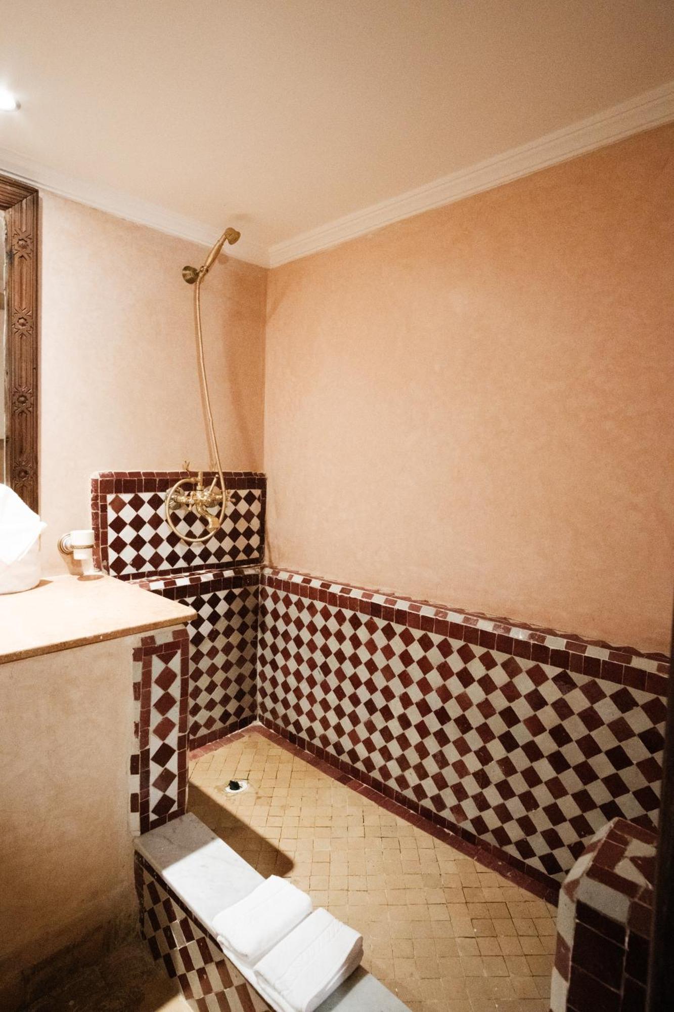Riad Dar Laura Фес Екстериор снимка
