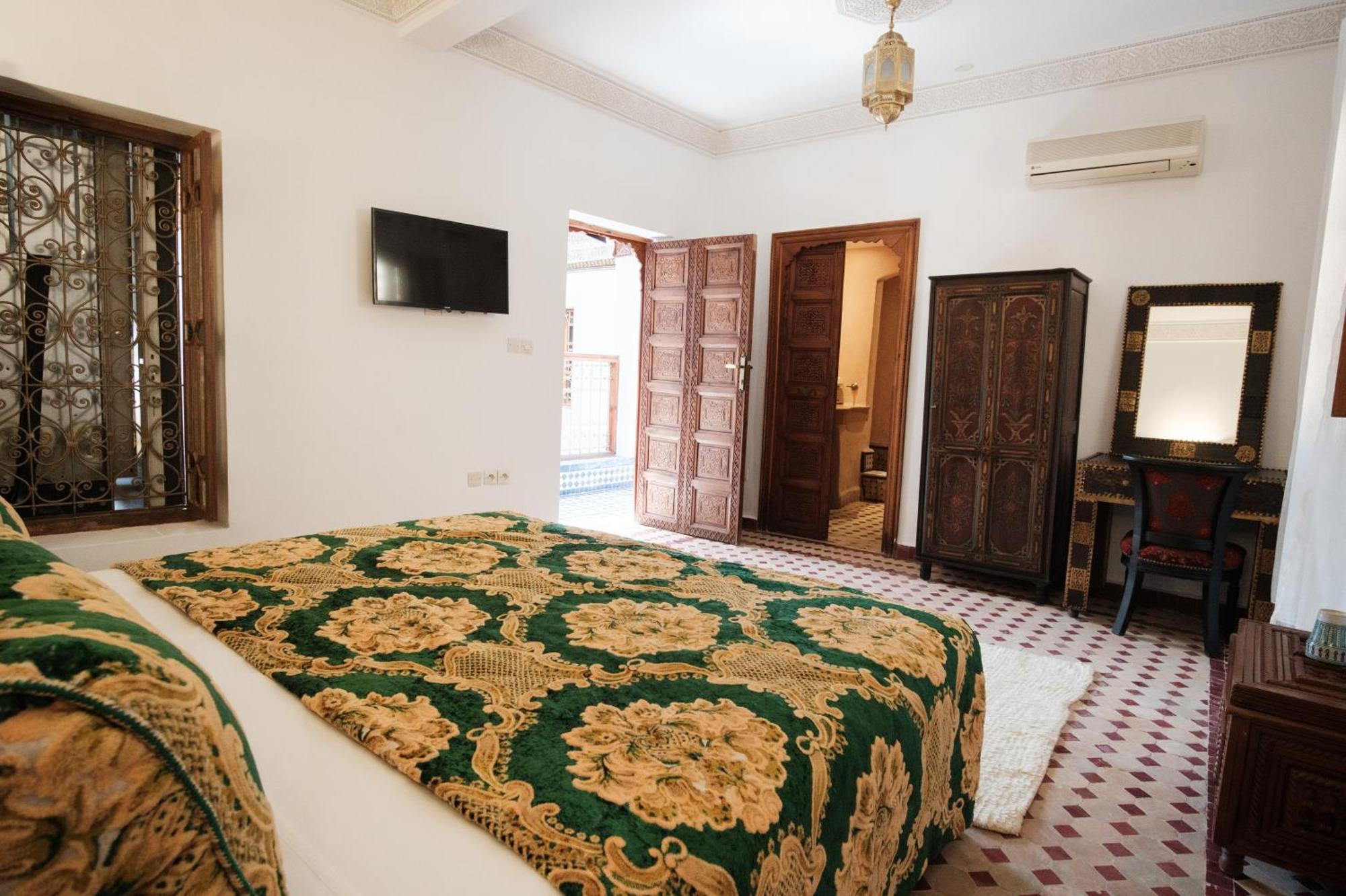 Riad Dar Laura Фес Екстериор снимка